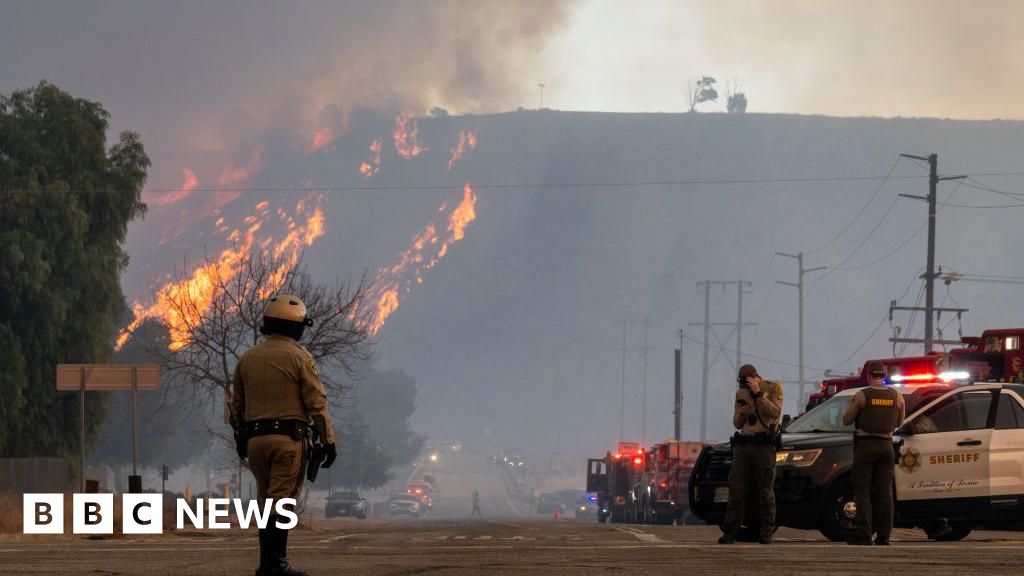 Thousands evacuate amid blaze near Los Angeles