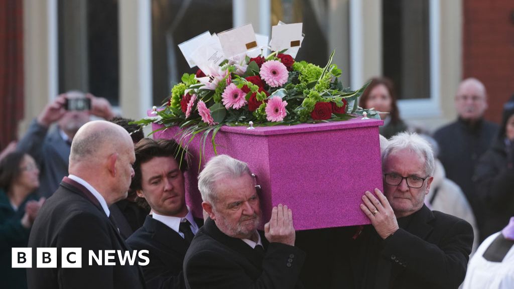 Linda Nolan’s funeral held in Blackpool