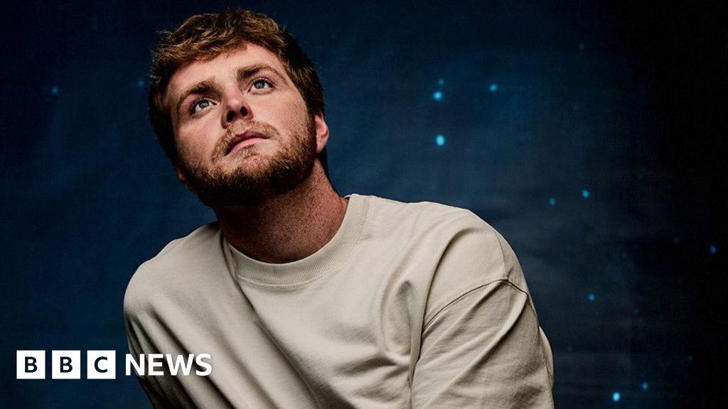 Ordinary singer Alex Warren was homeless and sleeping in friends’ cars